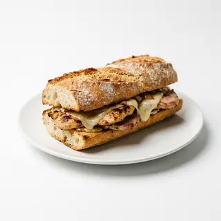 Bocadillo De Pollo O Lomo Con Queso