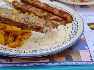 Piatto souvlaki di suino