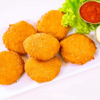 ქათმის ნაგეცი ყველით და ჰალაპენიოთი