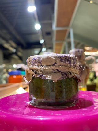 მწვანე თხილიანი პატარა