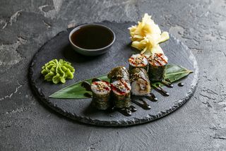 Макі-рол з вугрем 1 шт