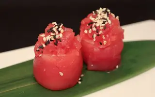 14. Gunkan tonno