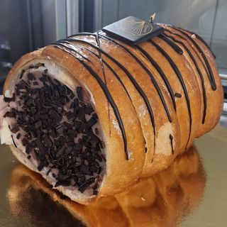 Cannolo farcito Gigante...6/8 persone