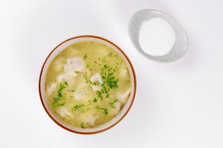 Пельмени с бульоном