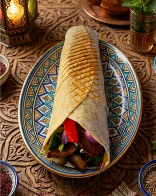 TORTILLA KRAFTOWA SHAWARMA WOŁOWA MEDIUM WRAP