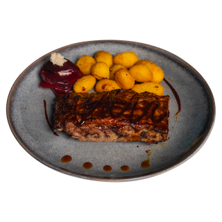 COASTE DE PORC BBQ SERVITE CU CARTOFI ROTUNZI SI MILLEFEUILLE DE SFECLA CU HREAN 500/200/70 g