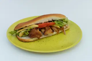 Sandwich cu carne rotisata cu bagheta home made