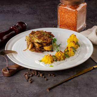 Капустные оладьи с грибами и картофельным пюре