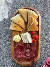 Uštipci od heljde sa suhim mesom i sudžukom