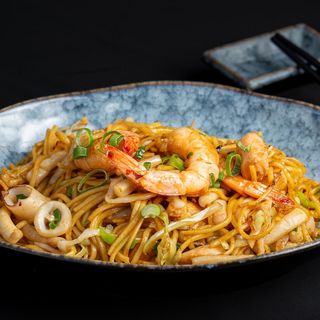 海鮮炒麵 Tallarines de marisco estilo sichuan 