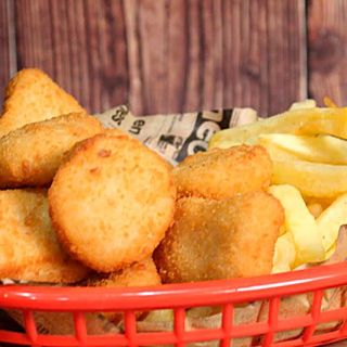 Nuggets con patatas (12 uds.) 4 salsa