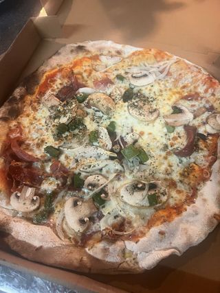 Pizza Don Camilo (30 Cm.)