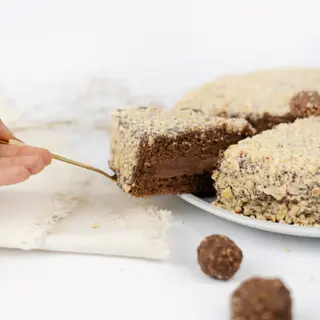 PORCIÓN TARTA BOMBÓN AVELLANA
