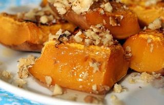Домашно печена тиква с мед и орехи