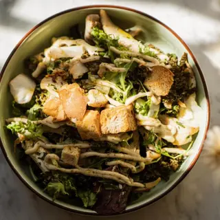 Ensalada Caesar Kale