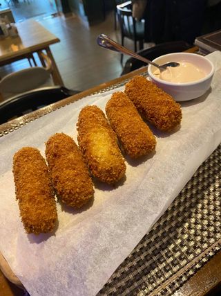 შემწვანი სულგუნის ჩხირები