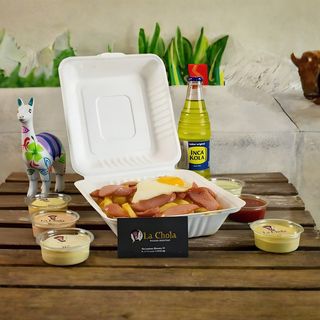 Box salchipapa, uovo e bibita