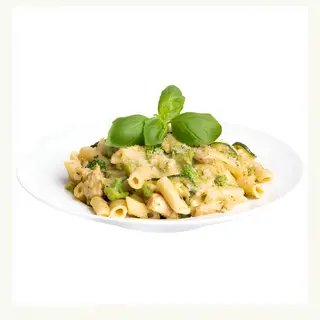 Makaron penne z kurczakiem cukinią i brokułami