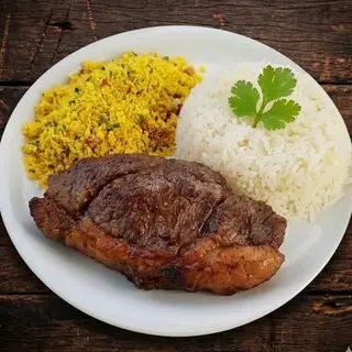 Filé com Arroz e Farofa brasileira