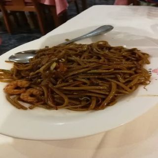 Tallarines Fritos Con Gambas