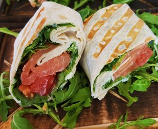 Рол з червоною рибою (160г)