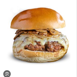 Burger la SOBRADA + patatas fritas.