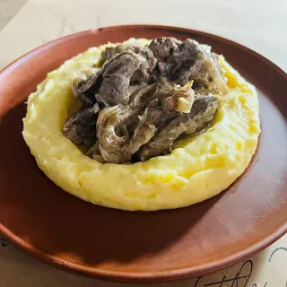Картопляне пюре з курячою печінкою