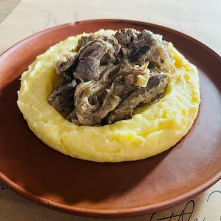 Картопляне пюре з курячою печінкою