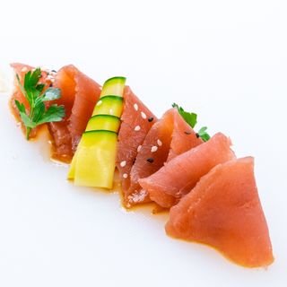 B02. Maguro usuzukuri