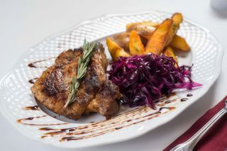 Стейк зі свинини на кості (350г)