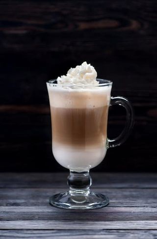 Cappuccino avec chantilly