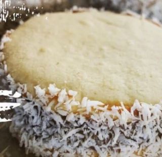 Alfajor de maicena con dulce de leche