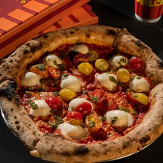 მოცარელას ბურთებით პესტოს პიცა / PESTO MOZZARELLA BLISS