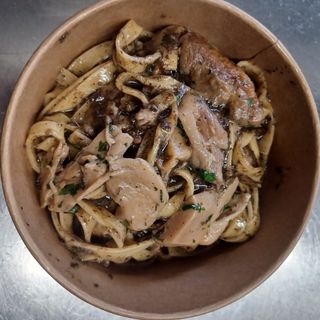 Fettuccine all’uovo con Funghi Porcini e salsa Tartufata