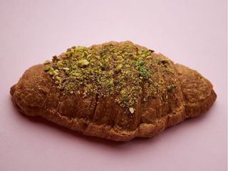 Круасан Малина фісташка