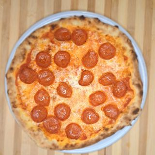 Pizza De Salami Picante Clásica (33 Cm.)