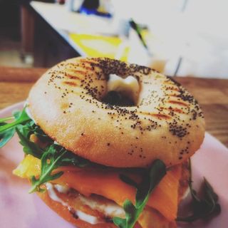 Bagel Queijo Creme e Salmão Fumado