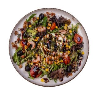 Ensalada de burrata con gambas