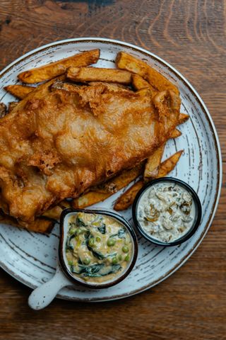 FISH & CHIPS
