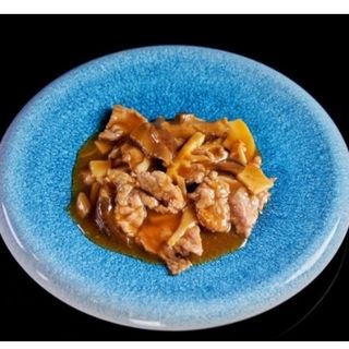 205. Manzo con bambù e funghi