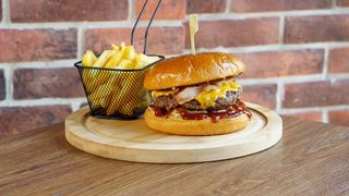 BBQ Bacon burger +  Coca- Cola 0.33l