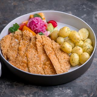 Курячий шніцель з молодою картоплею (400г)