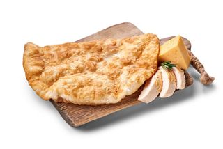Чебурек з куркою та сиром