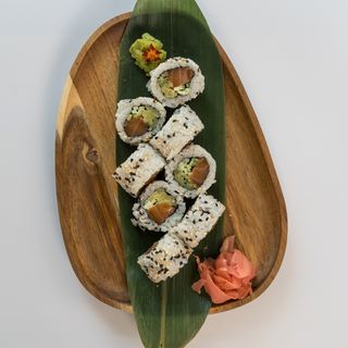 Uramaki łosoś karakuchi