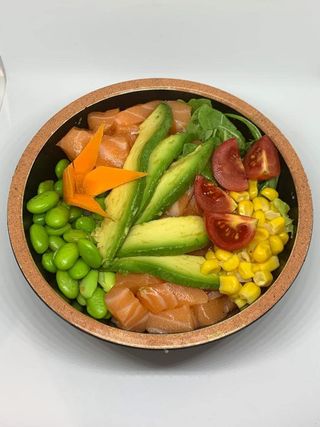 Poke salmone