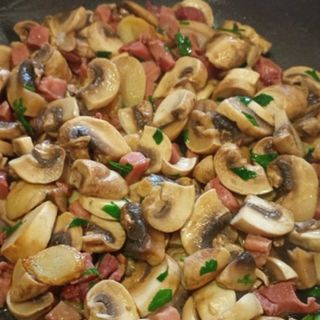 Salteado de champiñones con jamón