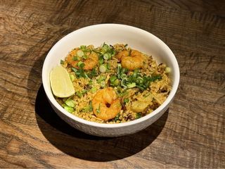 Смажений рис з ананасами та креветками (450g)