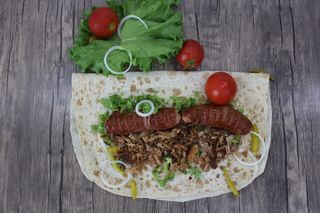 მექსიკური ბულდოგი ლავაშით