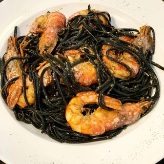 Spaguetti Nero di Sepia c/ Gambas