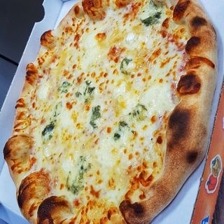 Pizza Quattro Formaggi Ø 32cm